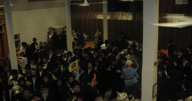 מחר: הכנסת ספר תורה לבית משיח 770