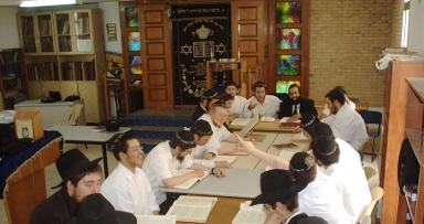 הישיבות יצאו לבין הזמנים