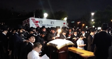 הרבי שליט"א מלך המשיח יצא לקידוש לבנה