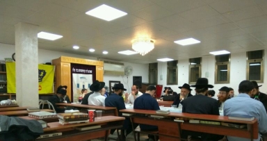 מאות רבות בסעודת ההודאה של מענדי דונין