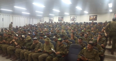 מבצע קריאת המגילה ושמחת פורים להחיילים 