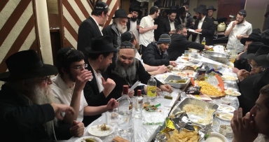 התוועדות פינת החי בבית משיח 770 