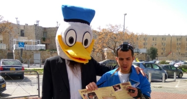 תמונת היום • מבצע תפילין בירושלים 