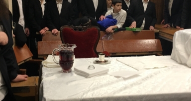 התוועדות אחרון של פסח בבית משיח 770 