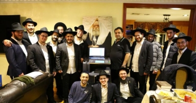 קבוצה ע"ח: הדפסת התניא בבית של מקורב 