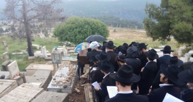 התפילה על קבר אחיו של המלך 