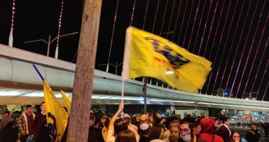 תמונת הלילה: דגלי משיח בהפגנה בירושלים