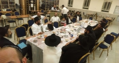 מאות אנ"ש קרית גת בהתוועדות ברוכים הבאים