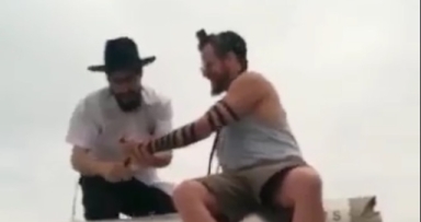 מבצע תפילין בפקק בגשר 