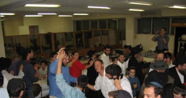 ריקוד 'יחי' מרגש בהתוועדות ראש חודש כסלו בסידני