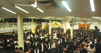 התוועדות ר"ח כסלו בבית חיינו - 770