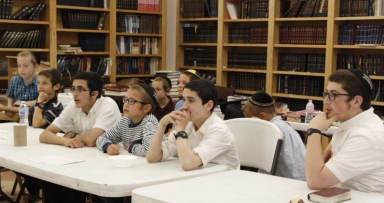 בפוסטוויל בונים את בית המקדש 