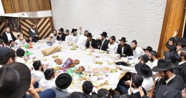 התוועדות עם השליח לפני הטיסה 