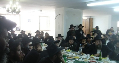 בוקר שכולו התוועדות בנחלת הר חב"ד