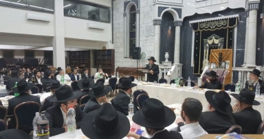 התוועדות חסידים בכפר חב"ד 