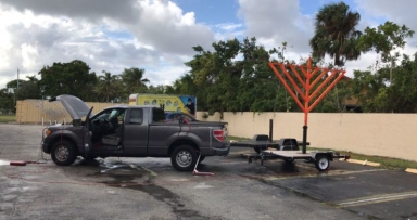 הכנות לחג החנוכה בפולראידה 
