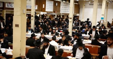 התוועדות ט' ויו"ד כסלו בבית משיח 770 