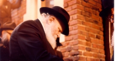השופט השני פסק להמשיך במנהג יהודי 