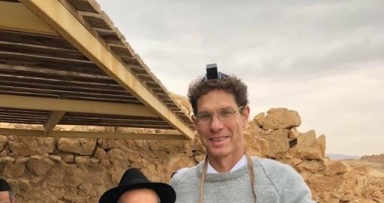"כי אדם עץ השדה" • תמונת היום