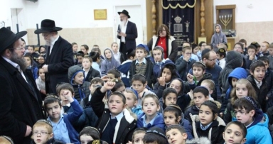 מבצע ענק לתלמידי אור מנחם בצפת 