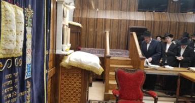 כ"ב שבט: מלך המשיח עובר לפני התיבה 
