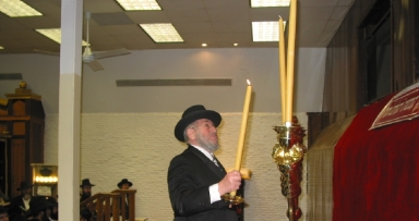 נר שלישי ב-770