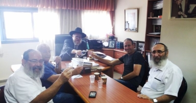ראש העיר עכו התברך בלשכתו של הרב אוריכמן