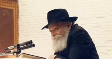 "וההוראה היא: . . שלא ימסרו חס-ושלום מאומה מארץ ישראל"