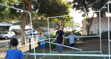 בניית הסוכה בשכונת נוה נאמן בהוד השרון 