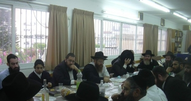 בנחלה מתוועדים לכבוד ט' כסלו
