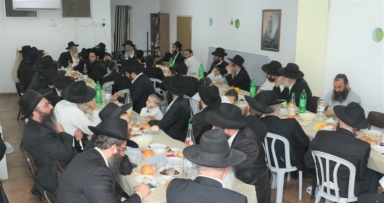 התוועדות סליחות בכפר חב"ד
