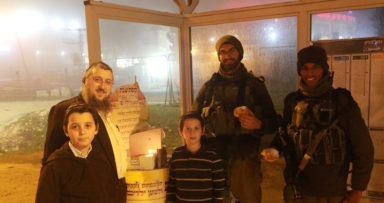 בכרמי צור שמחו את החיילי צה"ל