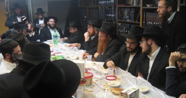 התוועדות עם השליח לפלטבוש ב-770