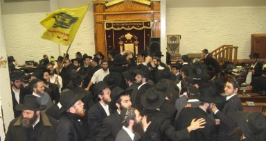 ריקודי השמחה ב-770 - י"ד כסלו