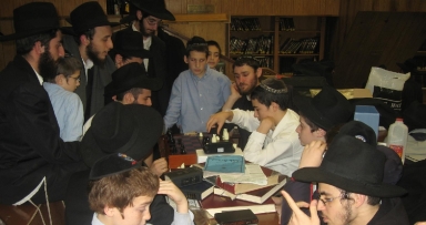 ליל 'ניתל' בבית משיח 770