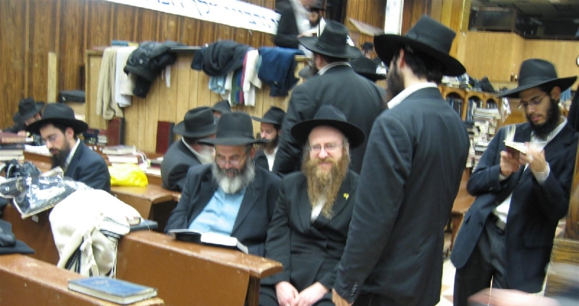 שלוחי המלך בבית המשלח