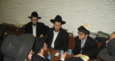 בר מצוה למקורב ב-770