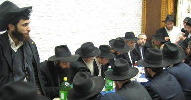 בר מצווה למשפחת אולידורט ב-770