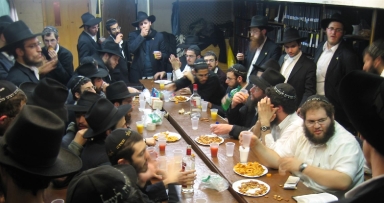 התוועדות יום הולדת לשלשה מתלמידי קבוצה ס"ז