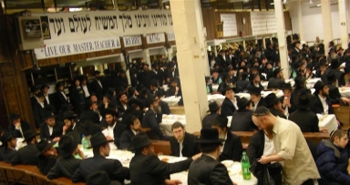התוועדות י"א ניסן המרכזית בבית משיח | תמונות ווידיאו