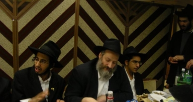 הגבאי ב"פינת החי"