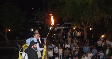 ראש העיר פורט לודרדייל באירוע חנוכה המרכזי