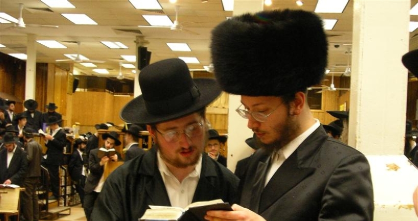 חסידי פולין מבקרים בבית משיח