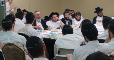 התוועדות לתלמידי הקבוצה עם הרב נאמן 