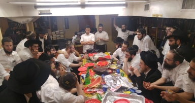 חוגגים התגלות בבית משיח