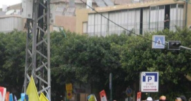 ההכנות לתהלוכות ל"ג בעומר בפ"ת בעיצומן