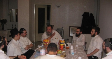 מפיצים "שבע מצוות" במילאנו
