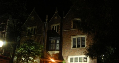 חדש: בית משיח מואר בלילות