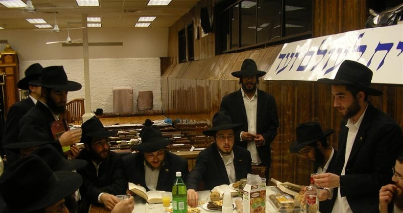 שיעור דבר מלכות השבועי והתוועדות יום הולדת ב770