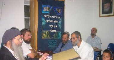 חברון: תפילה והתוועדות באישון ליל